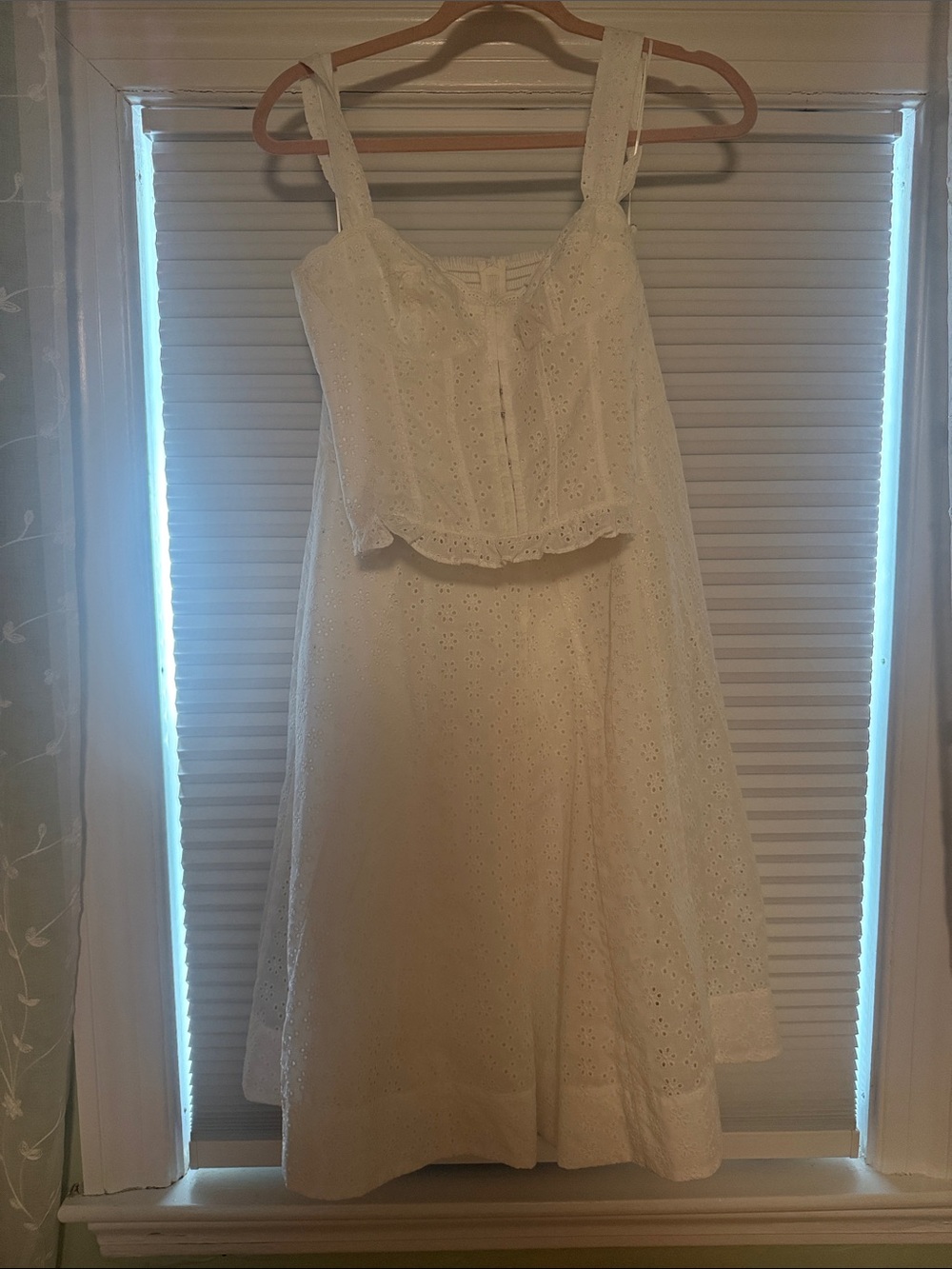 Reformation White Textured Midi Skirt Set - Sleeveless Corset Top & A-Line Skirt - Picture 4 of 5